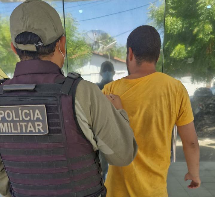 Polícia Militar prende homem por violência doméstica em Brasileira