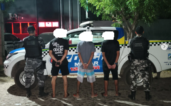 Trio é flagrado com drogas durante rondas da Força Tática em Piripiri