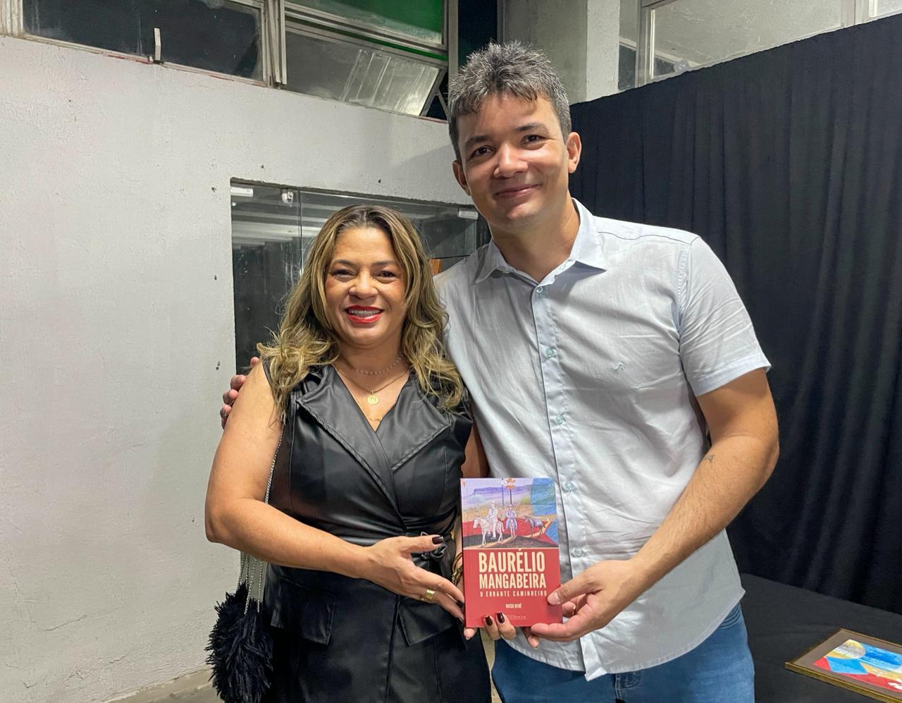 Escritor Diego Renê lança em Piripiri o livro sobre Baurélio Mangabeira