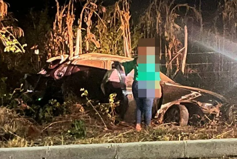 Carro tomba às margens da orla do Açude Joana na PI-477 em Pedro II