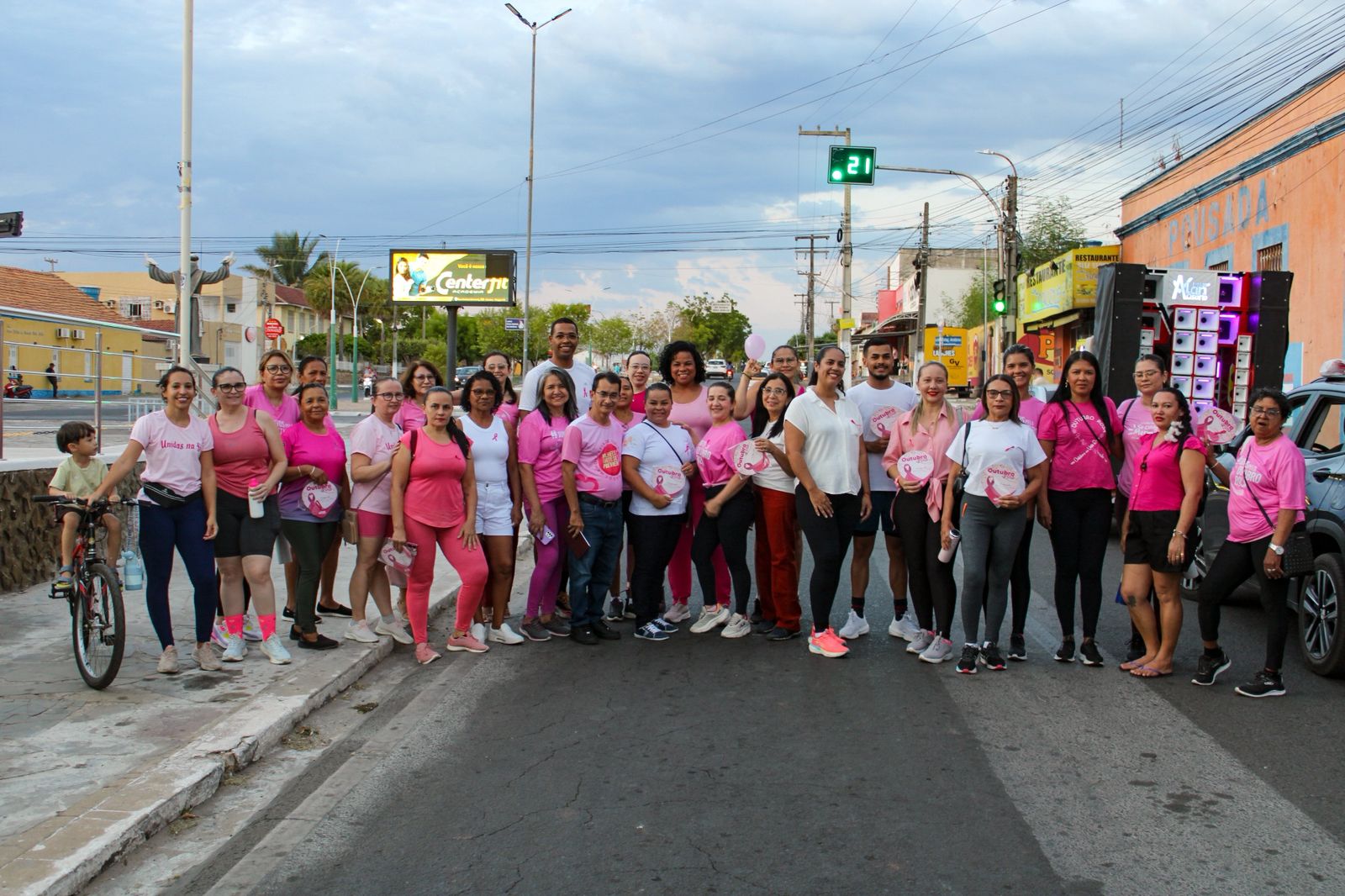 Sesam de Piripiri promove caminhada por amor à vida em apoio ao Outubro Rosa