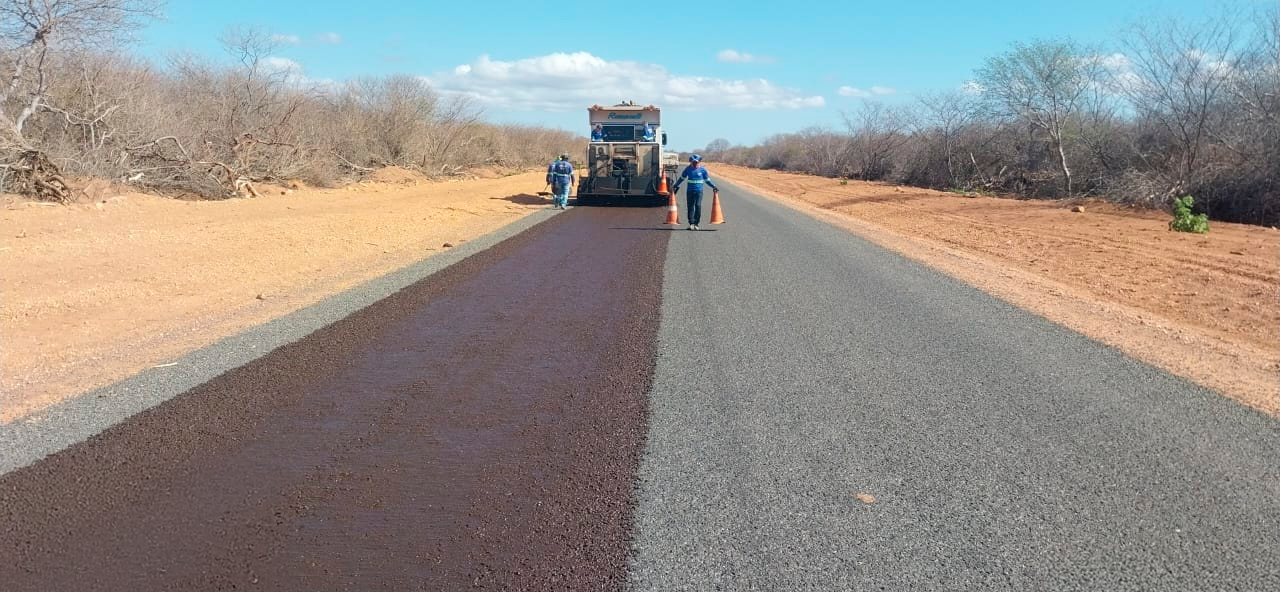 Governo do Estado investe no asfaltamento de duas novas rodovias no Piauí