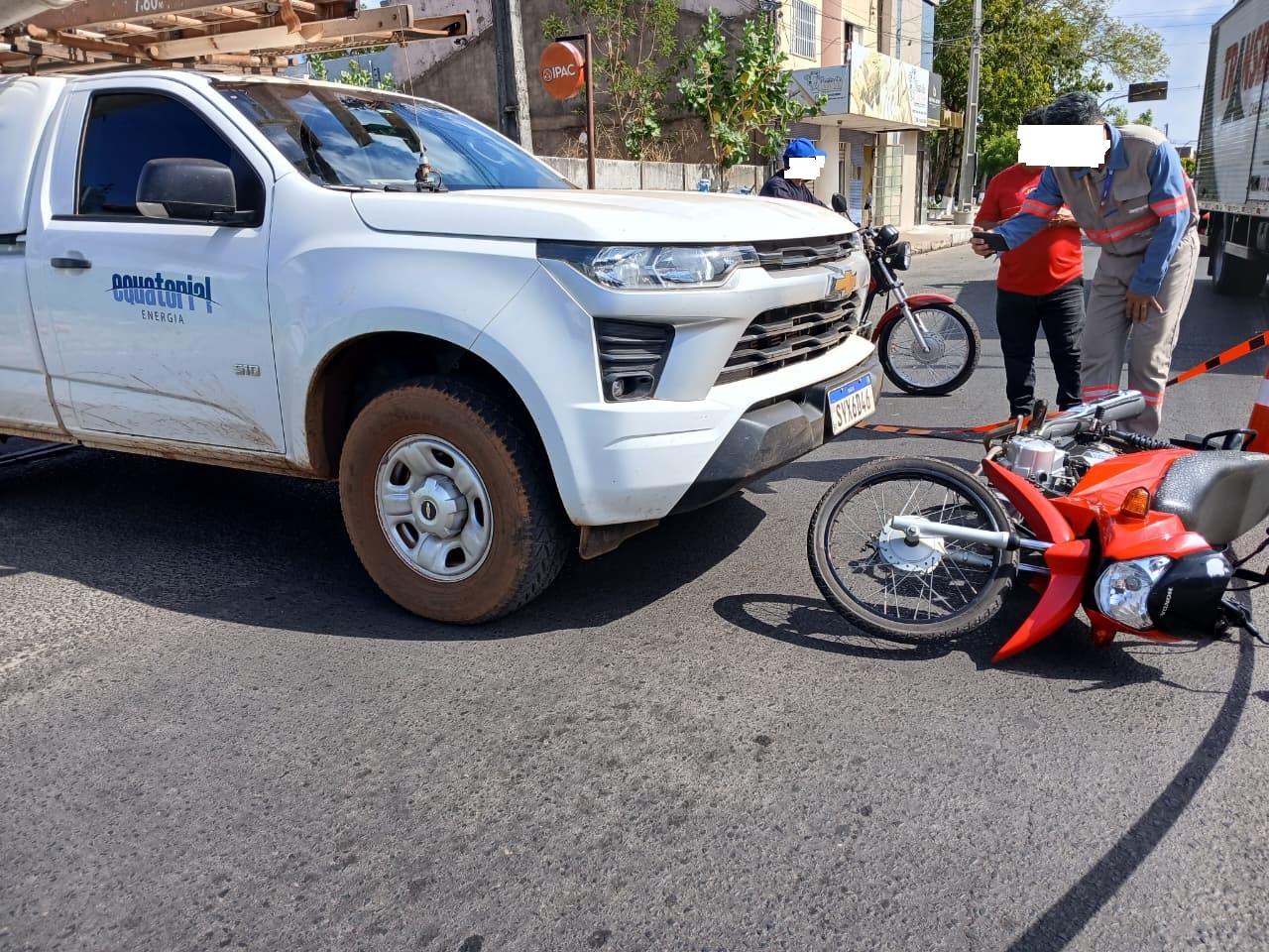 Colisão entre carro da Equatorial e moto é registrada em Piripiri
