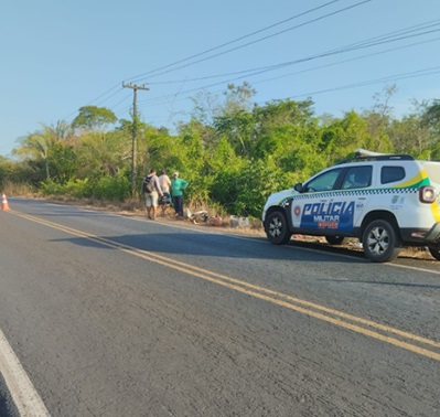 Dois irmãos morrem atropelados na PI-112; motorista fugiu sem prestar socorro