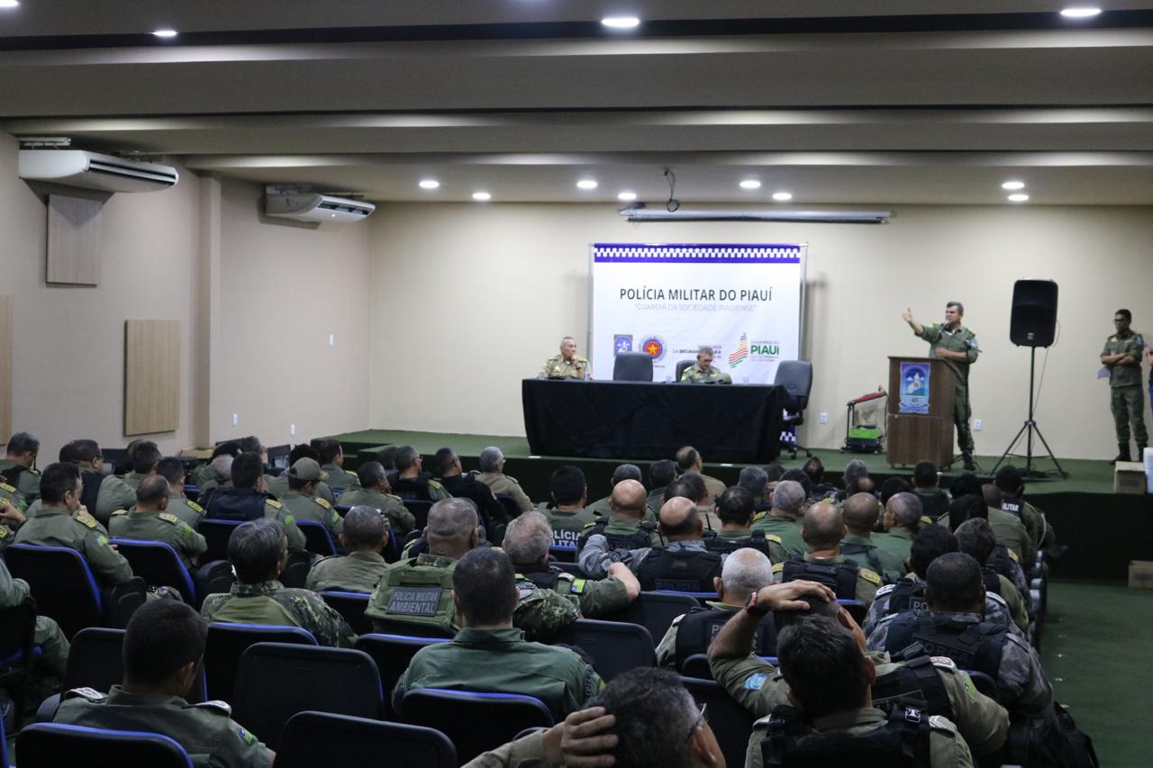 PM entrega 501 pistolas taser e equipamentos de proteção para unidades no Piauí