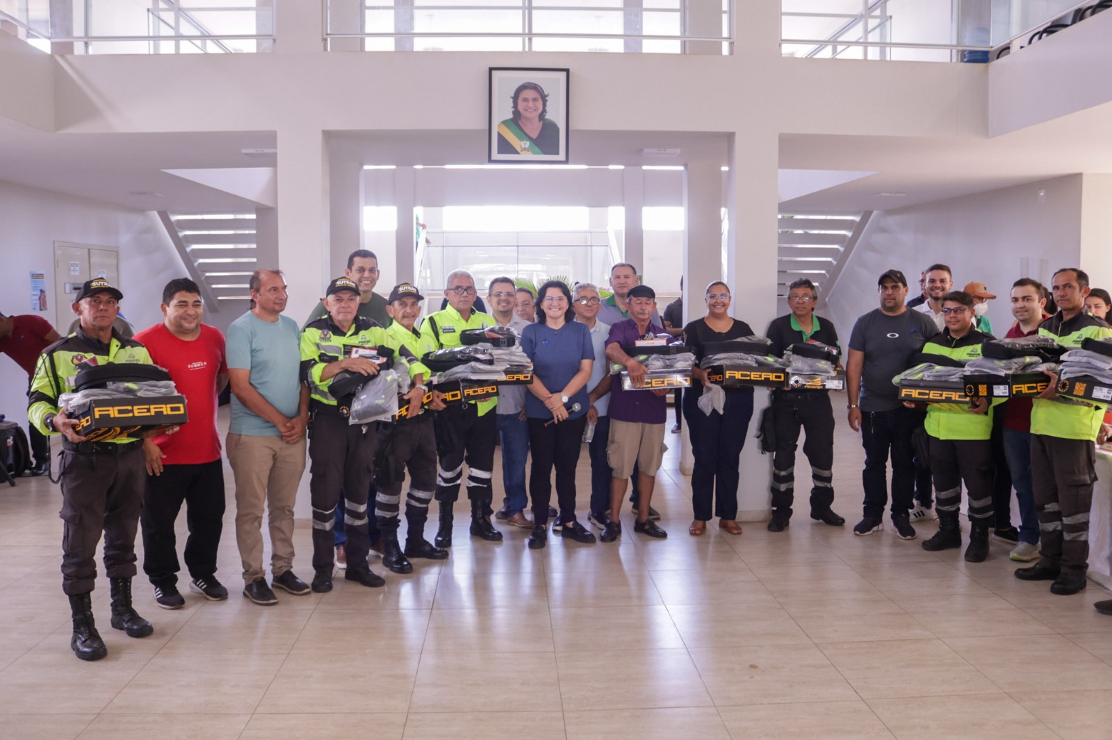 Prefeitura de Piripiri entrega novos veículos e fardamentos à SUTRAN