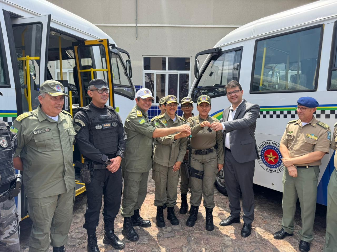 Governo inaugura Comando de Polícia Comunitária e reforça projetos sociais da PM