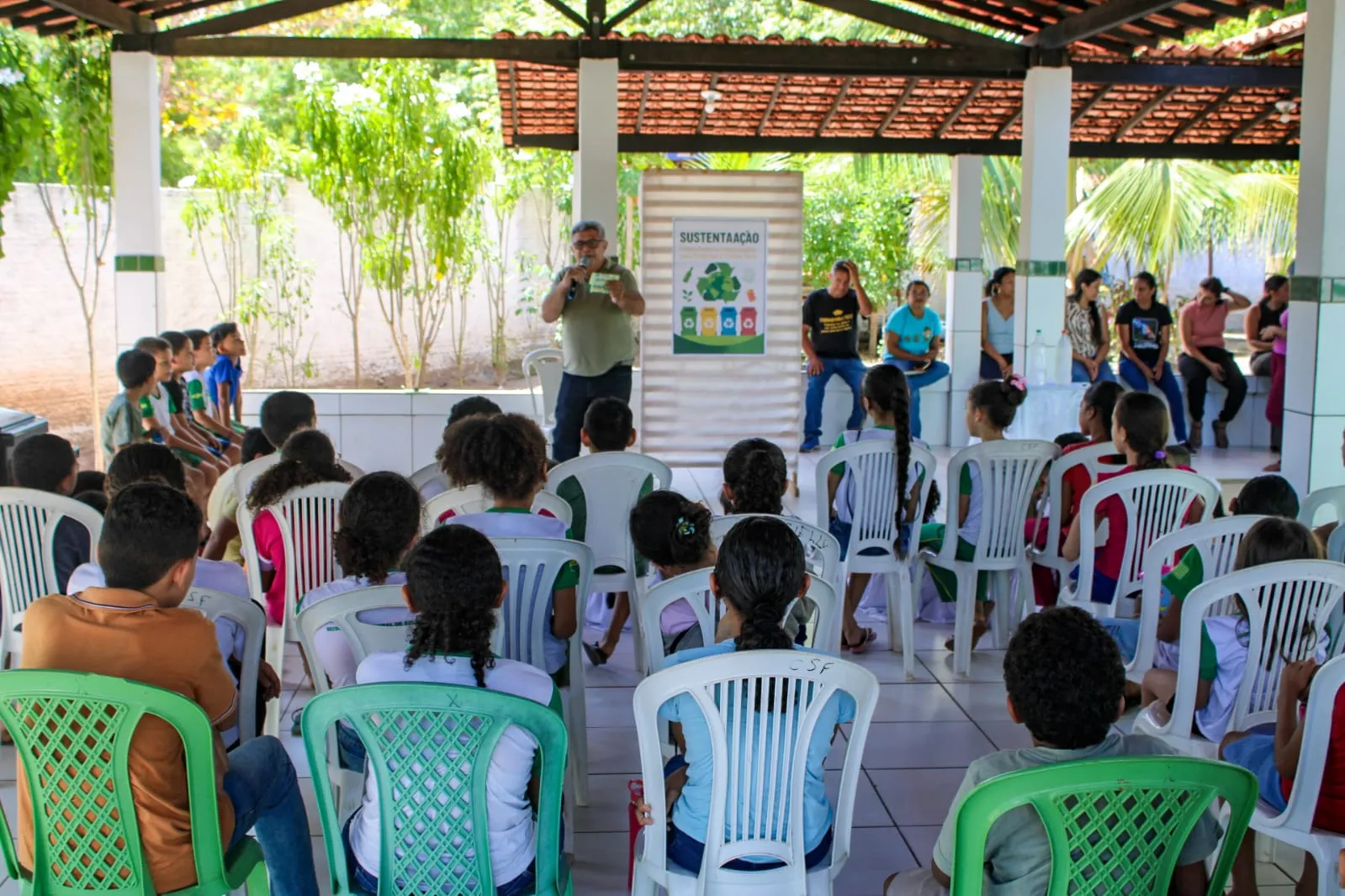 Prefeitura de Piripiri promove projeto de conscientização sobre coleta de lixo