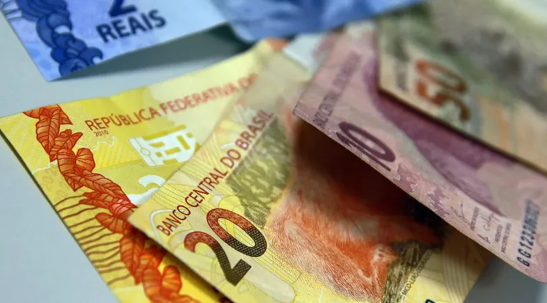 Governo Federal reduz projeção do salário mínimo de 2026 para R$ 1.627