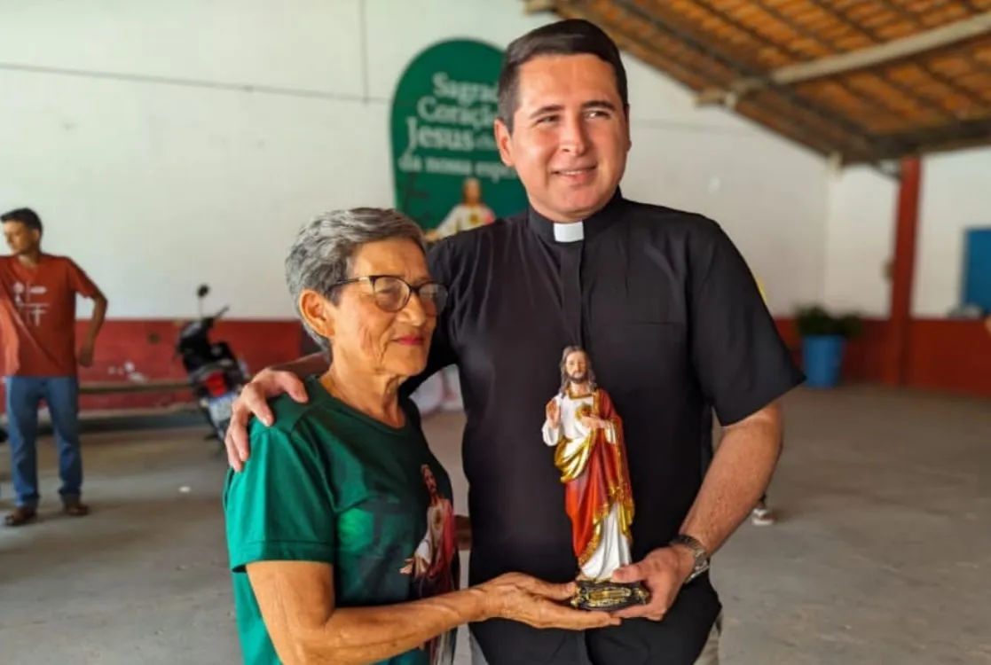 Pe. Marcos é acolhido como novo pároco da Paróquia Sagrado Coração de Jesus