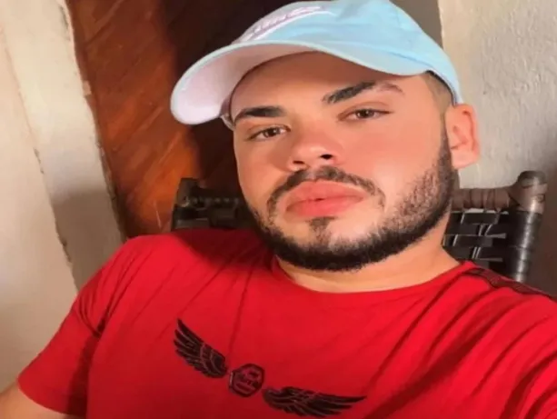 Jovem de 18 anos morre em grave acidente entre moto e caminhão no Piauí