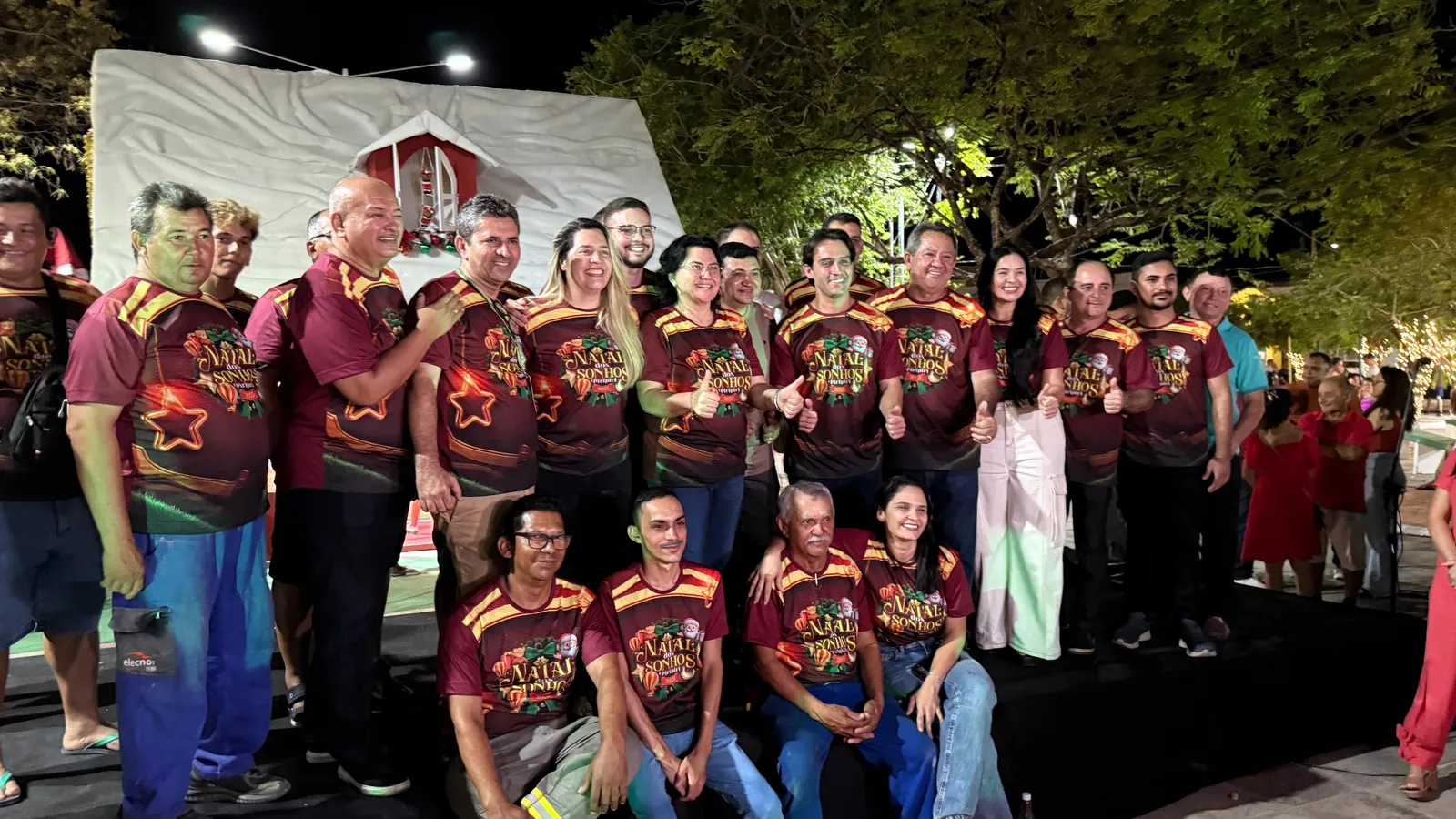 Piripiri abre Natal dos Sonhos com show de luzes e grande público