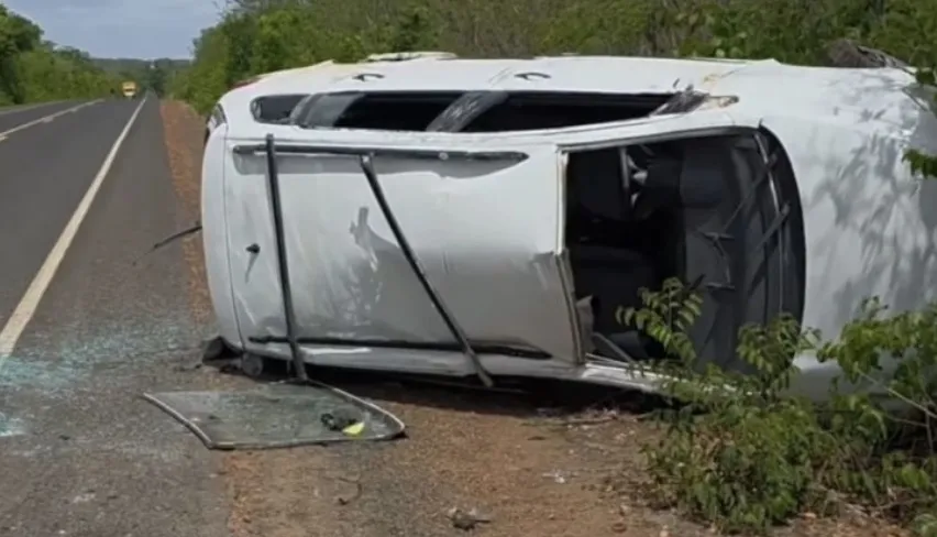 Bebê de 6 meses é arremessada de veículo após capotamento na PI-115