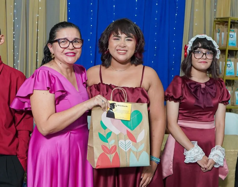 Colégio Irmã Ângela realiza formatura das turmas do 9º ano