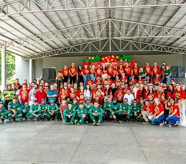 Prefeitura de Piripiri realiza entrega de cestas natalinas no Natal do Amor