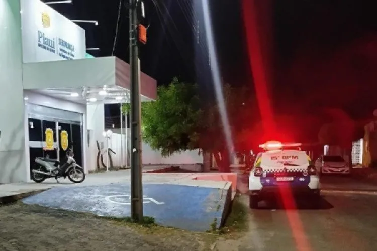 Homem tem carro arrombado e R$ 10 mil furtados no Piauí