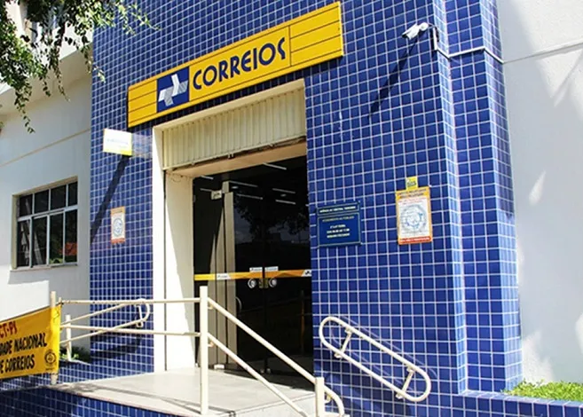 Correios prevê demissão de até 15 mil funcionários e fechamento de mil agências