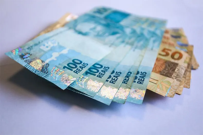 Salário mínimo de R$ 1.621 entra em vigor em 2026