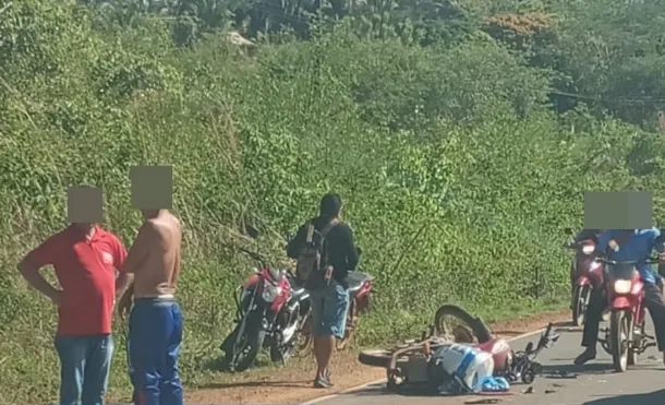 Motociclista fica ferido após colisão entre carro e moto na PI-213
