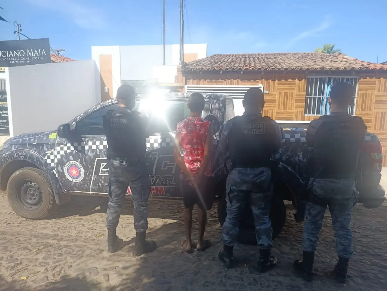 PM prende suspeito de furtar combustível de ônibus escolar em Piripiri