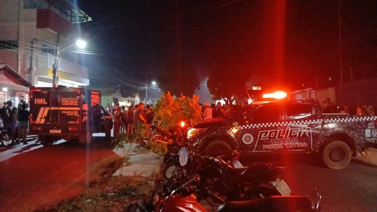 Motociclista morre após perder controle e bater em árvore em Piripiri