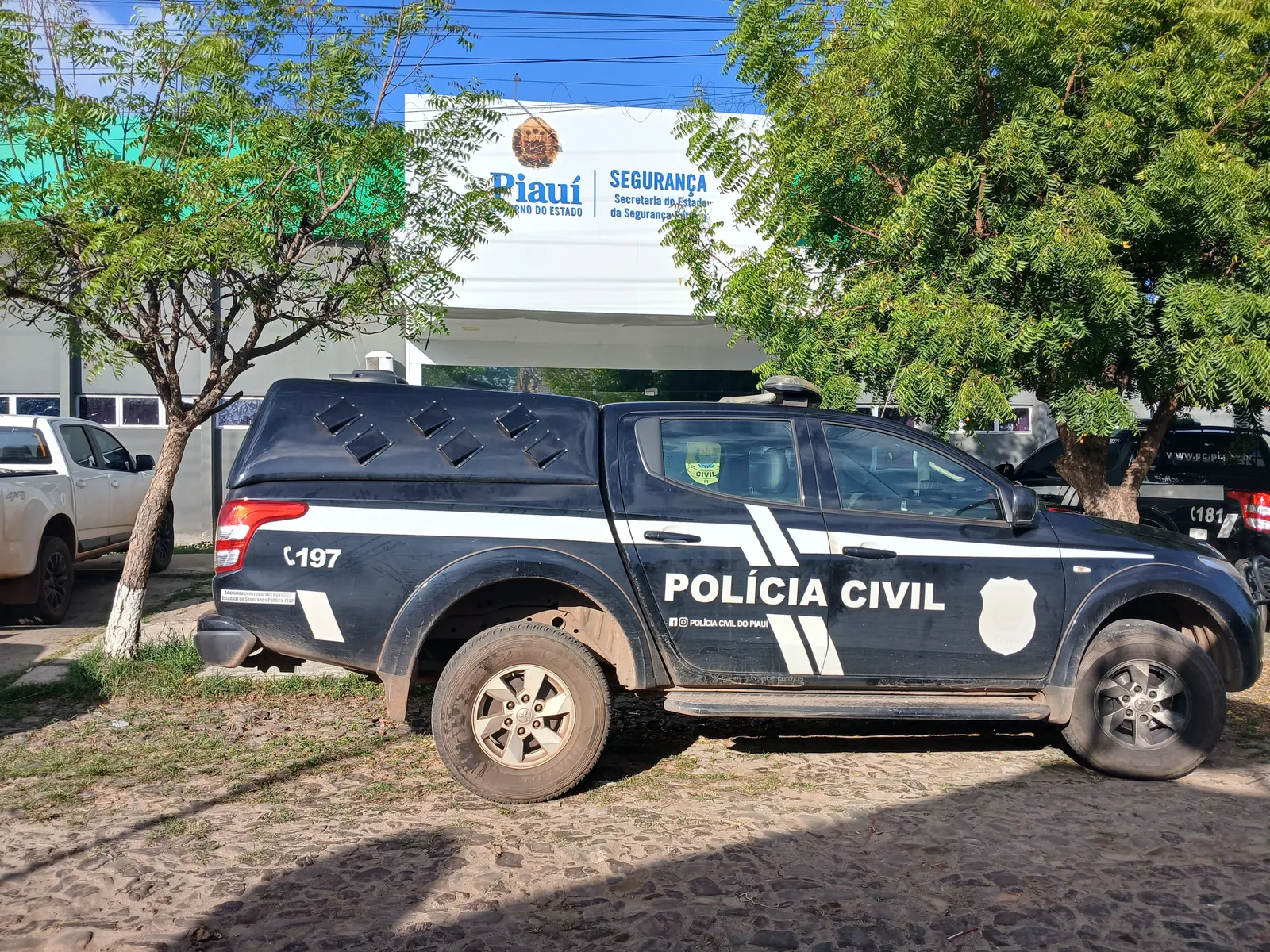 Dupla armada assalta mulher e leva celular e dinheiro em Piripiri