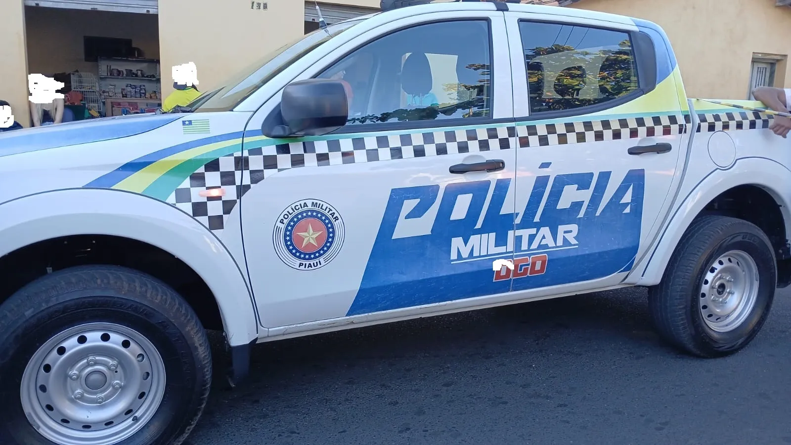 Homem é conduzido à delegacia após ser flagrado com moto roubada