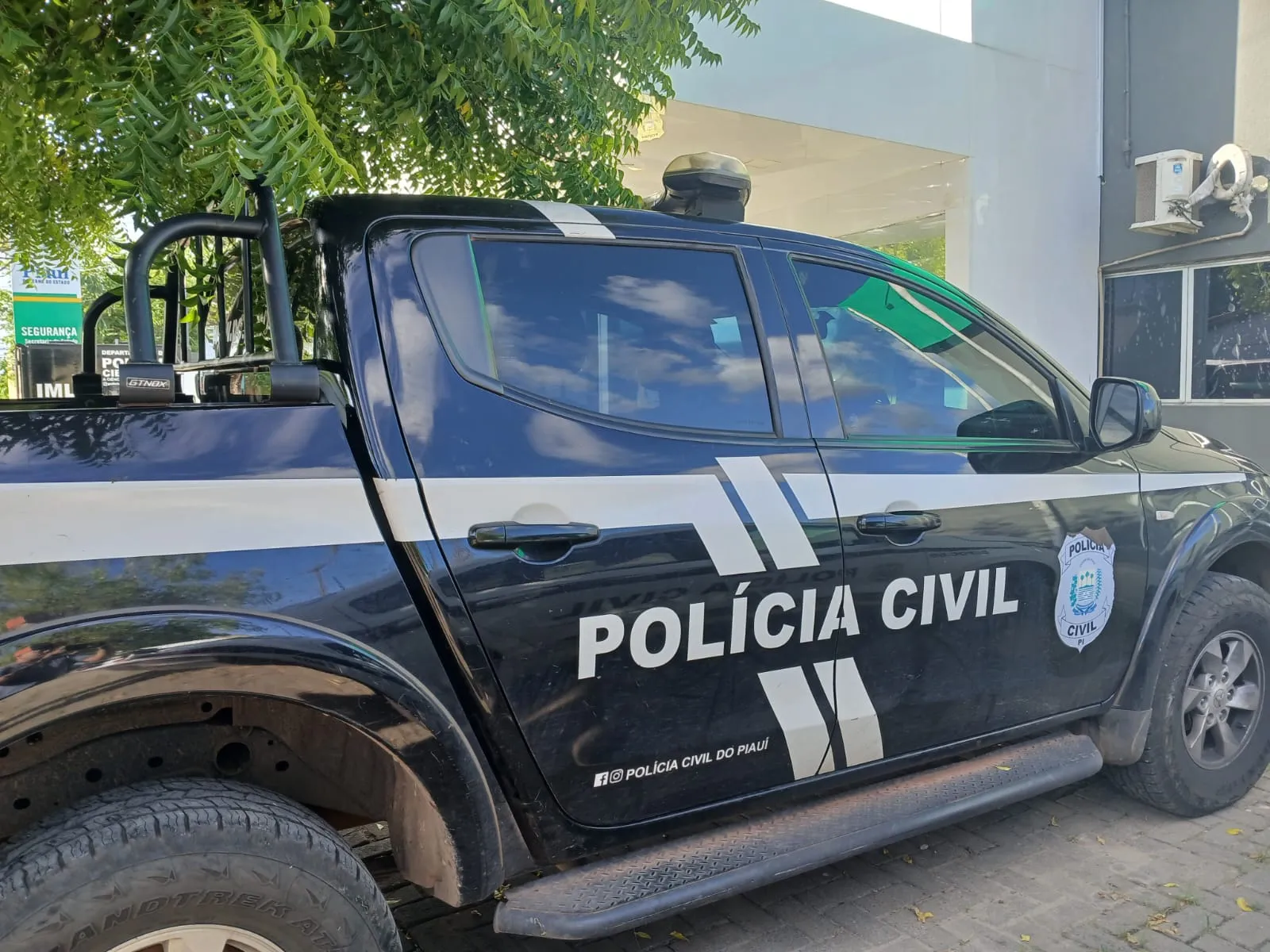 Homem é detido após denúncia da mãe por violência e ameaças