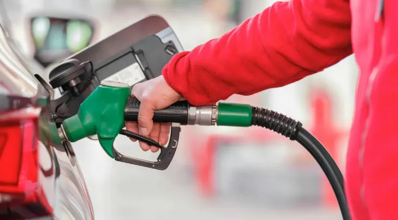 Petrobras anuncia redução do preço da gasolina em 5,2% para distribuidoras