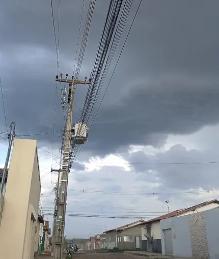 Piripiri tem segunda-feira de chuva e ameniza calor