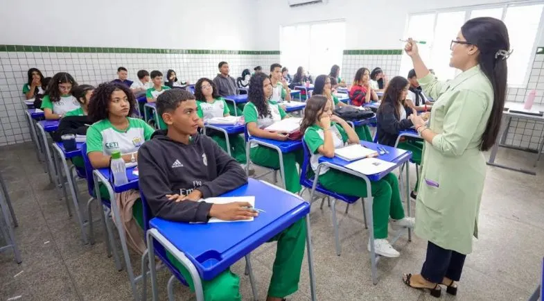 Seduc abre seleção interna para Bolsa Mais Professores com 223 vagas
