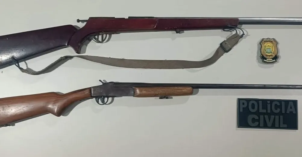 Polícia Civil prende homem com armas após denúncia de ameaças