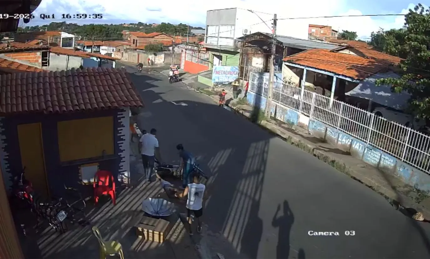 Carro roubado atropela duas mulheres durante perseguição no PI