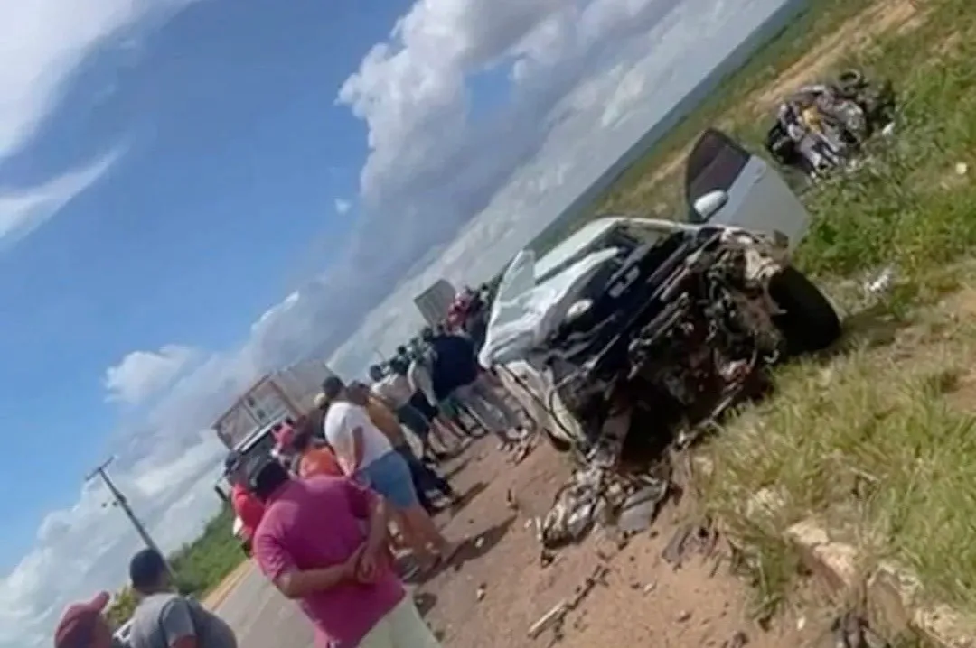 Colisão frontal entre carros deixa três mortos no Piauí
