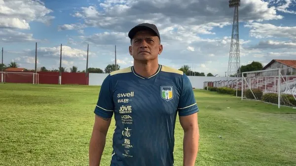 Piripiri Futebol Clube anuncia saída de técnico e atleta