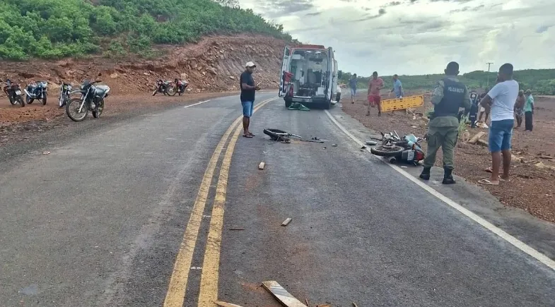 Grave acidente no Piauí termina com moto destruída e homem ferido