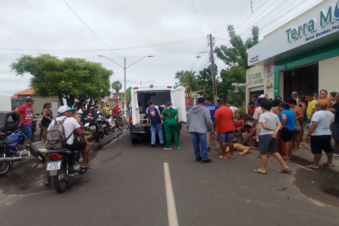 Carro colide em motocicleta na cidade de Piracuruca