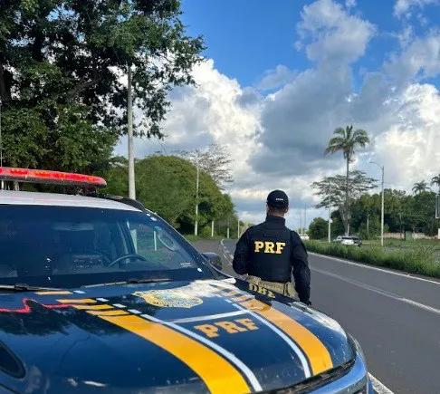 Acidente entre carro e moto deixa um morto na BR-343