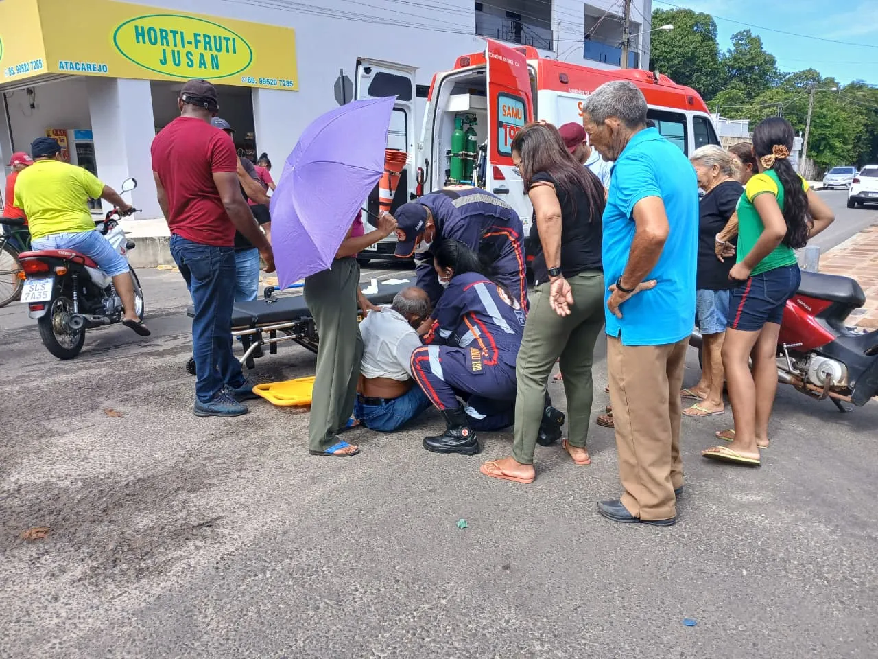 Colisão entre moto e bicicleta deixa idoso ferido em Piripiri