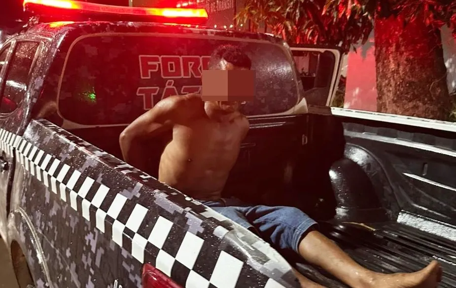 Homem é preso acusado de ameaçar mulher e bagunçar casa