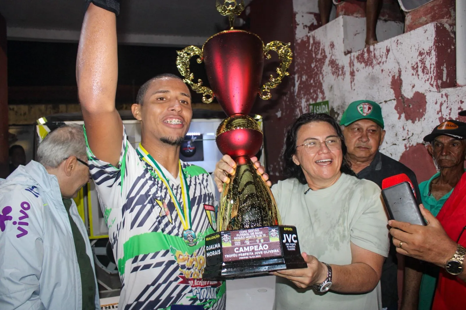 Prefeita Jôve é homenageada na Copa Sertão Sub-19