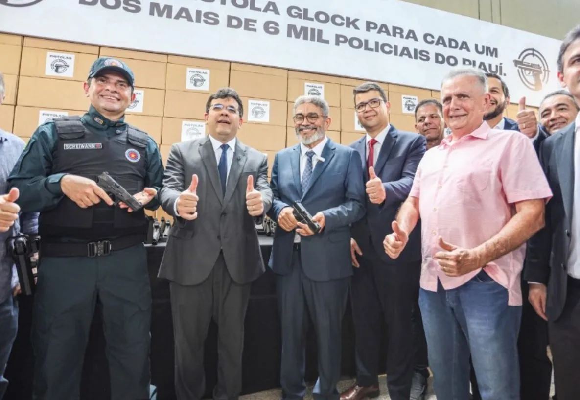 Chico Lucas participa da entrega de novos equipamentos para a segurança pública
