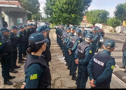 Policiais do 12º BPM já atuam com novo fardamento da PM em Piripiri