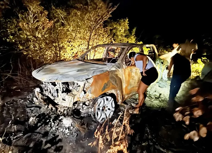 Carro de piauiense desaparecido é encontrado incendiado em matagal