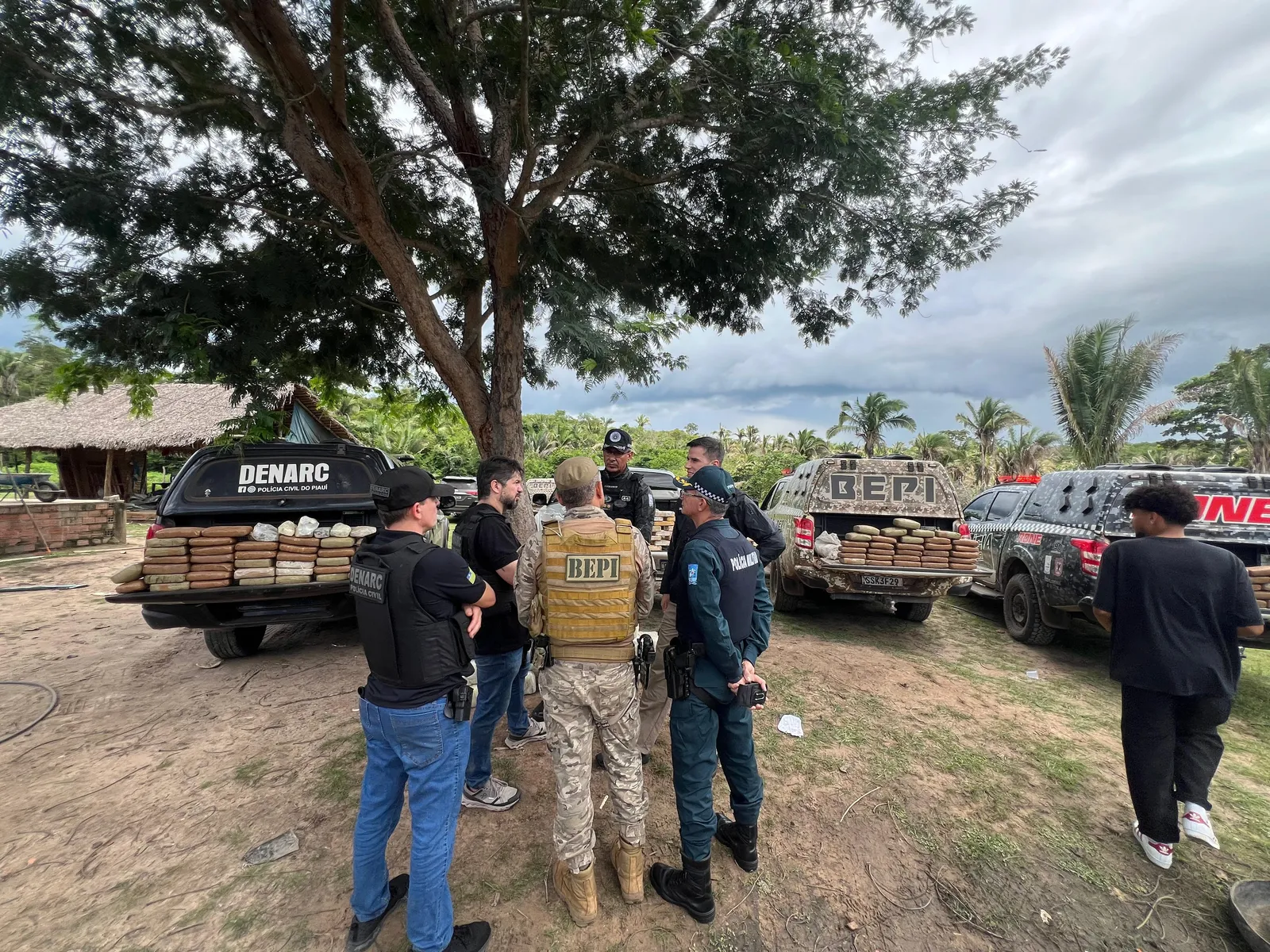 Polícias Civil e Militar apreendem 400 quilos de drogas em operação