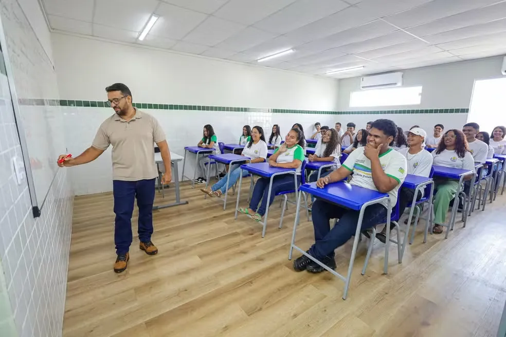 Seduc convoca 504 profissionais de educação