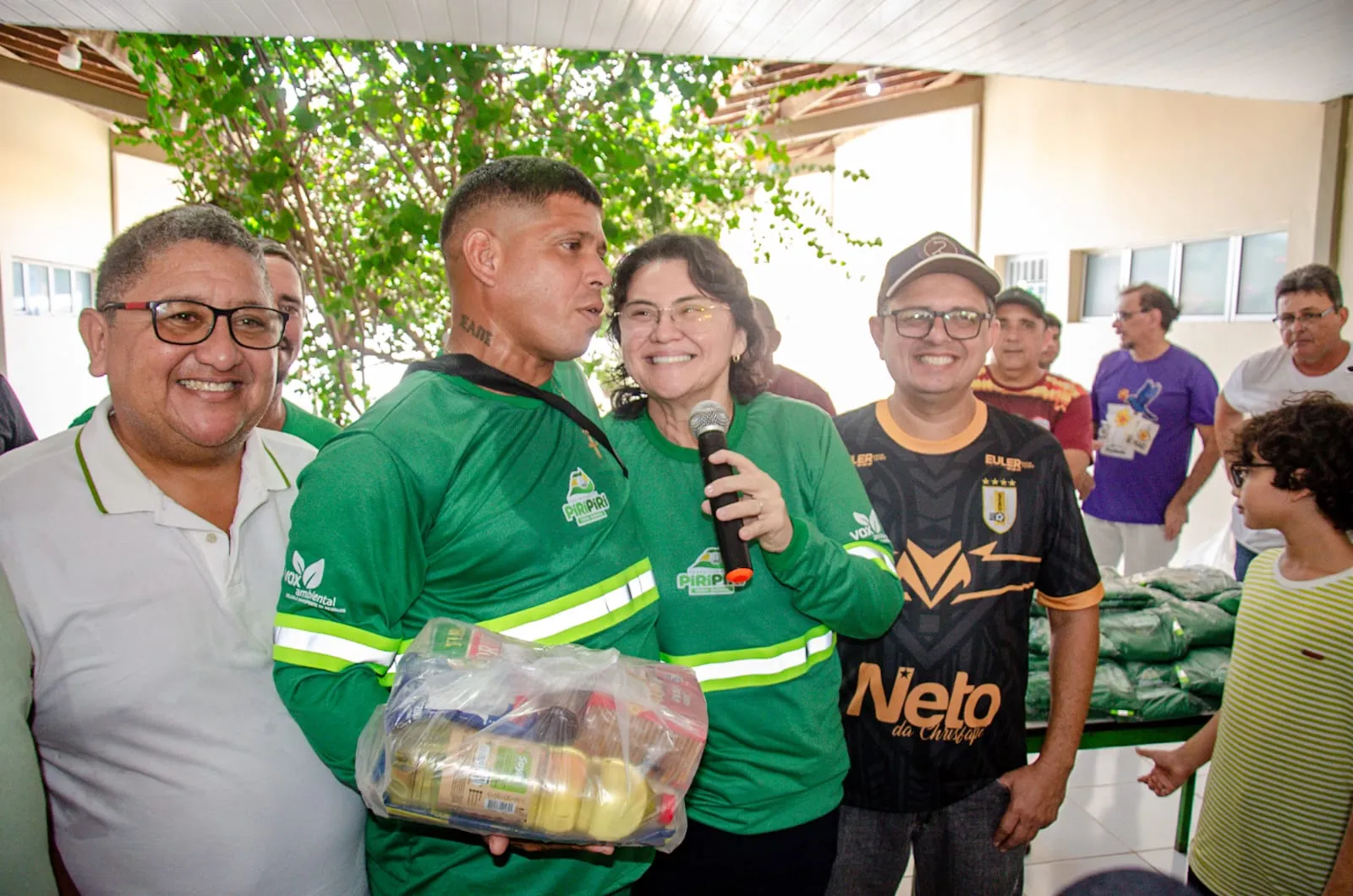  Prefeitura de Piripiri homenageia garis com café da manhã