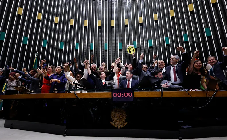 Câmara aprova PEC que acaba com escala 6x1; veja como votaram deputados do Piauí