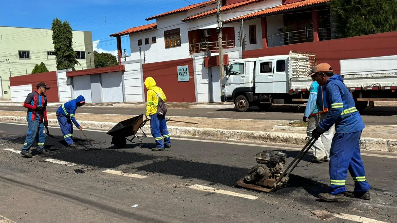 Prefeitura de Piracuruca intensifica operação tapa-buraco na cidade