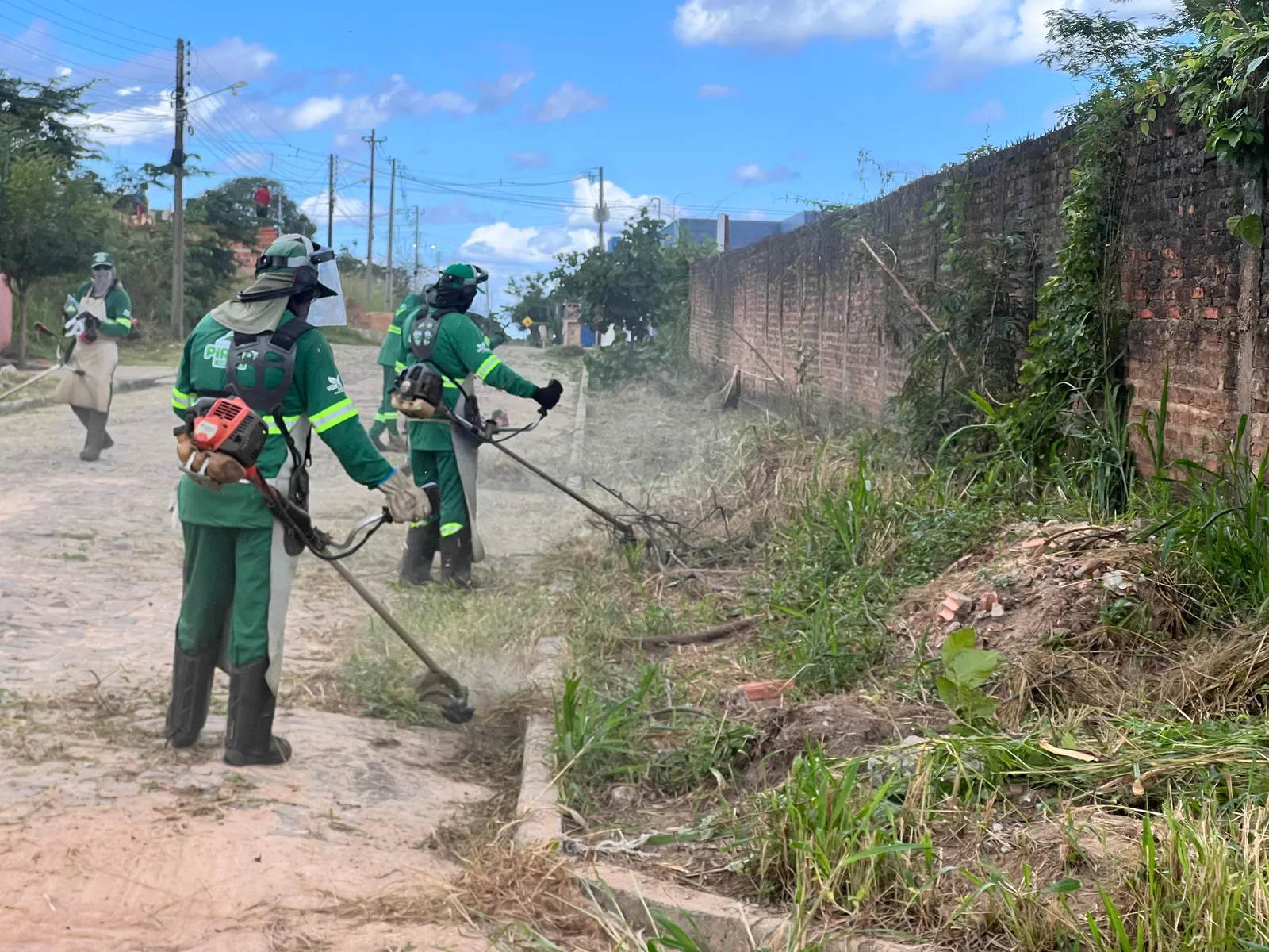 Mutirão de Limpeza avança pelos bairros Paciência e Russinha em Piripiri